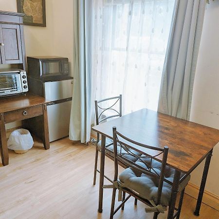 Uptown Area, Cozy King Suite, Quiet And Private, Free Parking, Walk To Restaurants Charlotte Exterior photo