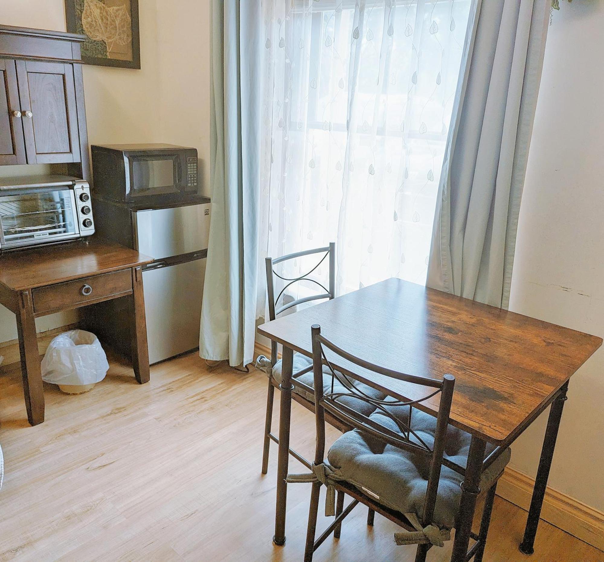 Uptown Area, Cozy King Suite, Quiet And Private, Free Parking, Walk To Restaurants Charlotte Exterior photo
